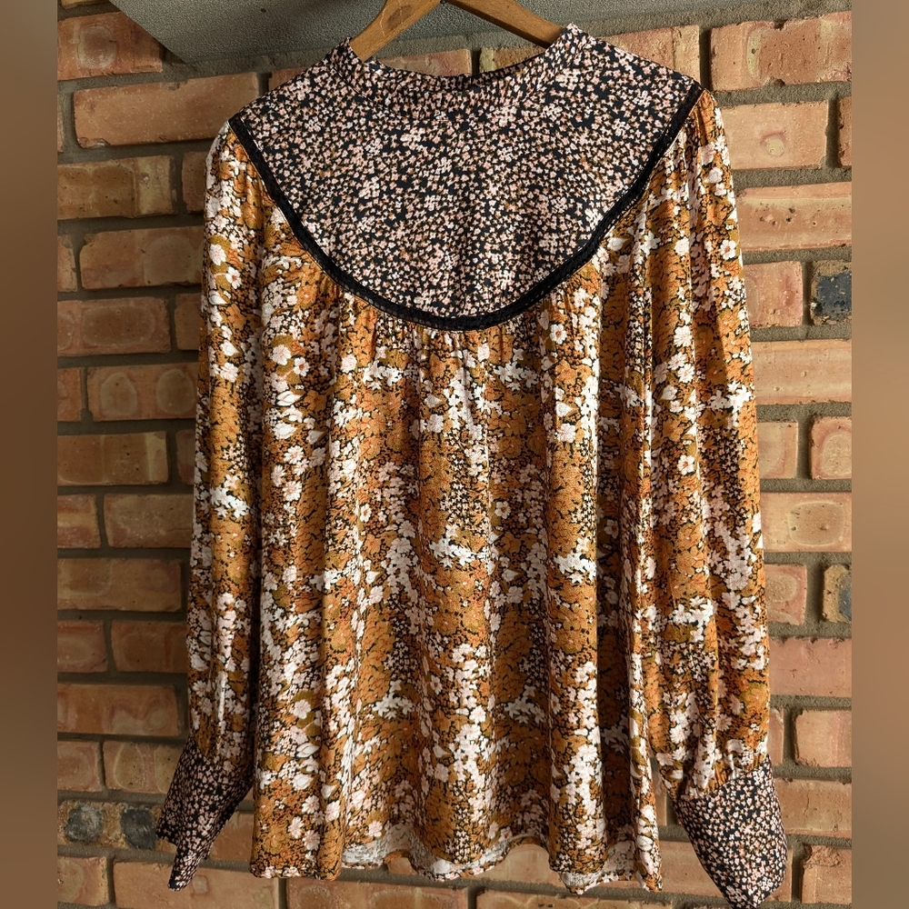 Hinge Mixed Floral Blouse, Size M